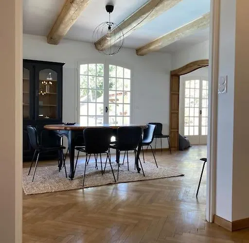 L'oustal Des Cigales, Avec Piscine Privee *
